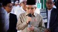 Wakil Presiden Ma'ruf Amin memberikan keterangan pers di Pondok Pesantren Muqimus Sunnah, Banyuasin, Jumat (7/7/2023). (Dokumentasi/BPMI Setwapres)