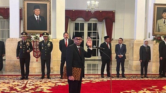 Nawawi Pamolango untuk sisa masa jabatan 2019-2024 di Istana Negara, Jakarta pada Senin, (27/11/ 2023).