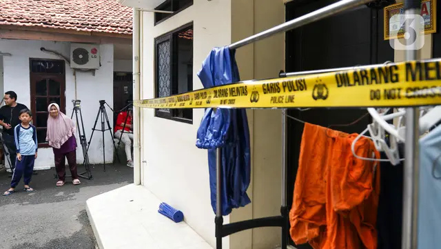 Selain itu, Panca membunuh keempat anaknya secara bergantian. Anak yang paling kecil yang dibunuh pertama kali hingga anak paling tua yang terakhir.