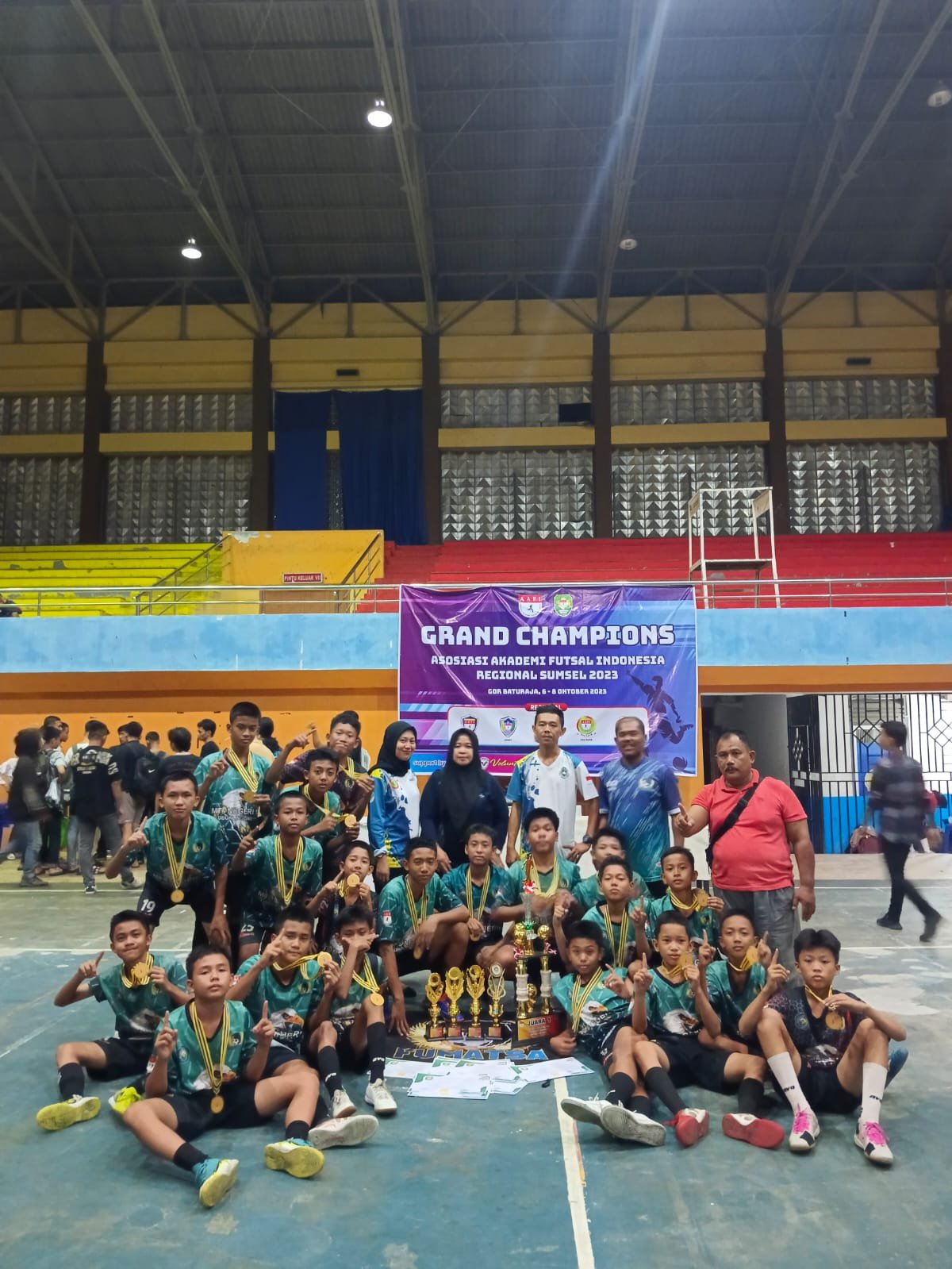 Tim Futsal Fumatsa U13 ketika menjuarai Grand Champion AAFI U13 Regional Sumsel. Foto Arsa