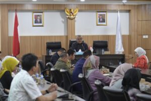Peningkatan indeks keterbukaan informasi publik (KIP) menjadi perhatian serius Kementerian Pemuda dan Olahraga Republik Indonesia (RI). Karenanya di awal 2024 ini jajaran Kemenpora RI menggelar Rapat Pembentukan Struktur PPID dan SP4N LAPOR!, Selasa (23/1) pagi.(foto:herry/kemenpora.go.id)