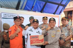 Penyerahan bantuan dipimpin langsung Pj Wali Kota Lubuklinggau, H Trisko Defriyansa didampingi Forkopimda dan kepala OPD dilingkungan Pemkot Lubuklinggau.