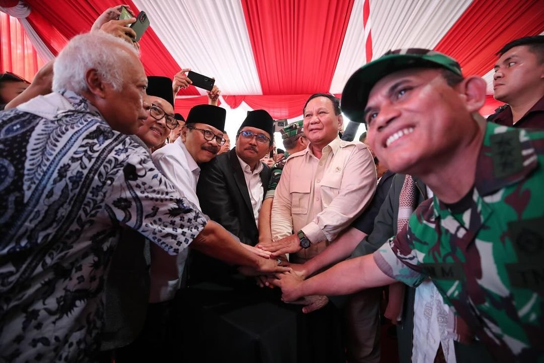 Menteri Pertahanan RI Prabowo Subianto meresmikan bantuan sumur bor dan pipanisasi kolaborasi Universitas Pertahanan dan Kementerian Pertahanan dalam rangka pengabdian masyarakat yang tersebar di 15 titik di Kabupaten Bangkalan, Sampang dan Sumenep.