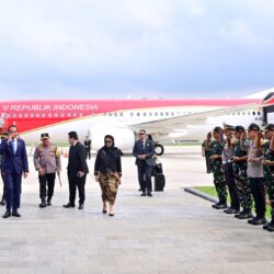 Presiden Jokowi tiba di Pangkalan TNI AU Halim Perdanakusuma, Jakarta, Minggu (14/01/2024), sekitar pukul 14.00 WIB, usai kunjungan ke tiga negara ASEAN. (Foto: BPMI Setpres/Muchlis Jr)