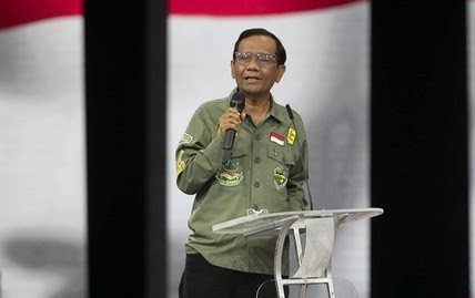 Calon wakil presiden nomor 3 Mahfud MD menyatakan mundur dari jabatan Menteri Koordinator Bidang Politik, Hukum, dan Keamanan (Menko Polhukam).