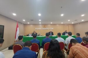 Dewan Pengawas Komisi Pemberantasan Korupsi (Dewas KPK) mengungkap serah terima uang pungutan liar (Pungli) dari para tahanan kasus korupsi dilakukan di taman hingga hotel, Kamis (15/2/2024).(Syakirun Ni'am)