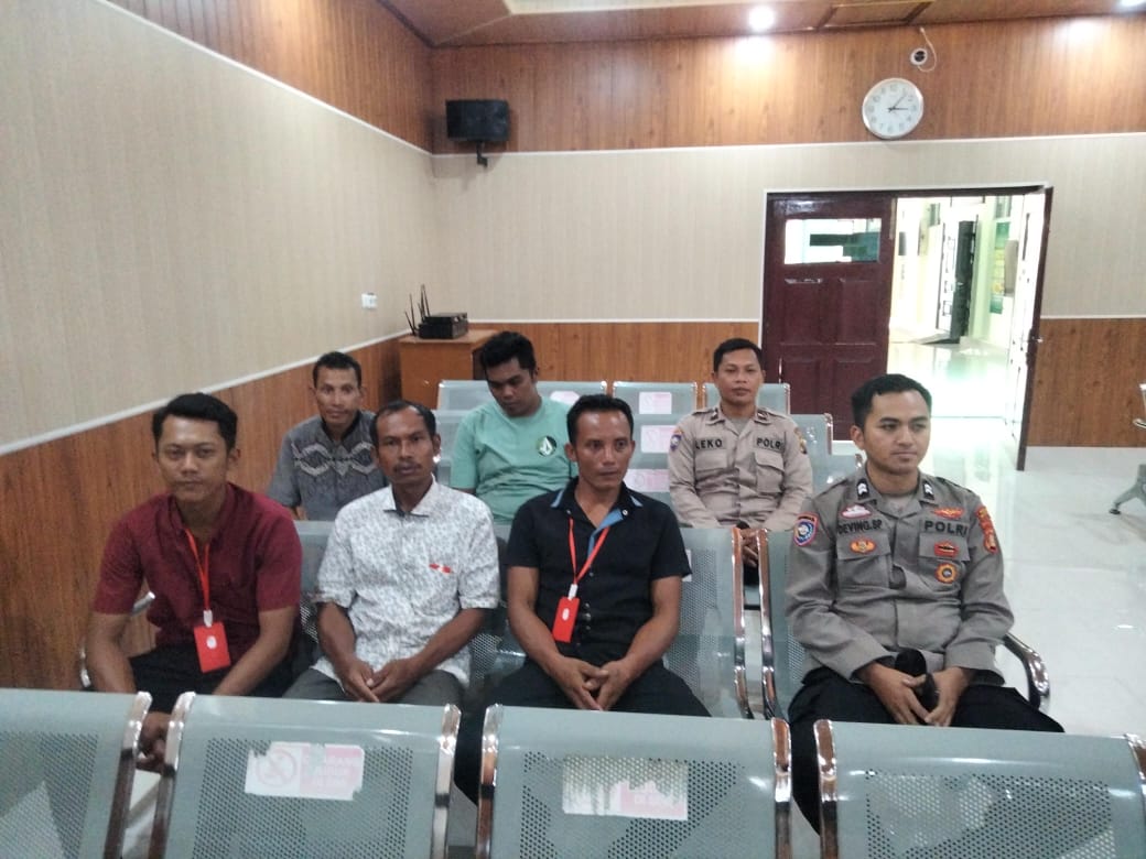 Polsek Megang Sakti Polres Musi Rawas (Mura), melakukan pengawalan sidang Terpidana Ringan (Tipiring), perkara pelanggaran pengedaran Minuman Keras (Miras)
