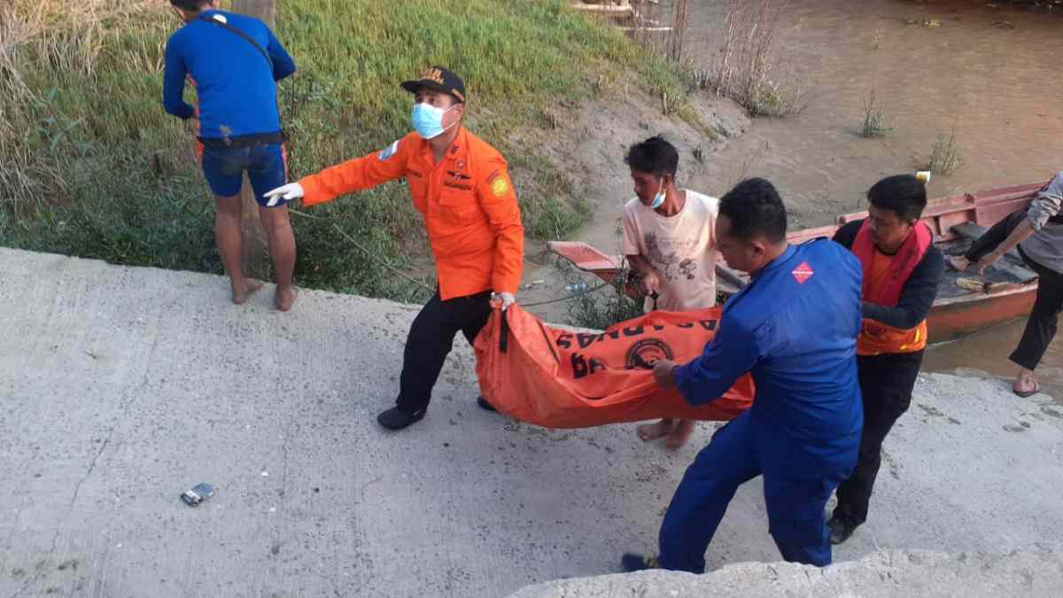 MAYAT : Penemuan mayat tanpa identitas di hutan bakau Pulau Berkey, Bagan Siapi-api, Rohil, Senin (29/4/2024) sekitar pukul 16.00 WIB.