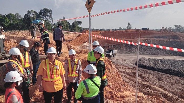 Wamendang Jerry Sambuaga beserta jajaran didampingi asisten 2, Bupati Muratara, Kapolres Muratara, Dandim 0406/MLM, serta Kepalmomen Wamendag kunjungi-tambang batubara di Muratara, Sumsel, Minggu (6/8/2023). ISt