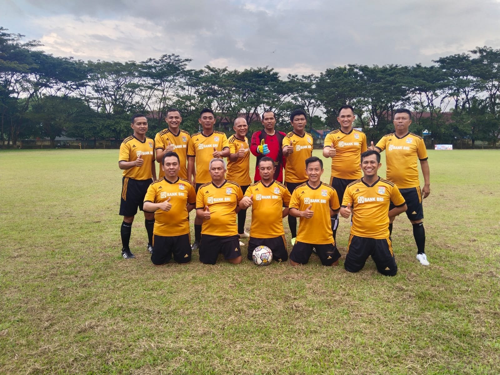 Tim Sepakbola Bapor Korpri Kota Lubuklinggau Tampil di Turnamen sepakbola antar ASN U 40 HUT Kabupaten Lahat. Kamis 9 Mei 2024. Foto Bapor Korpri Llg