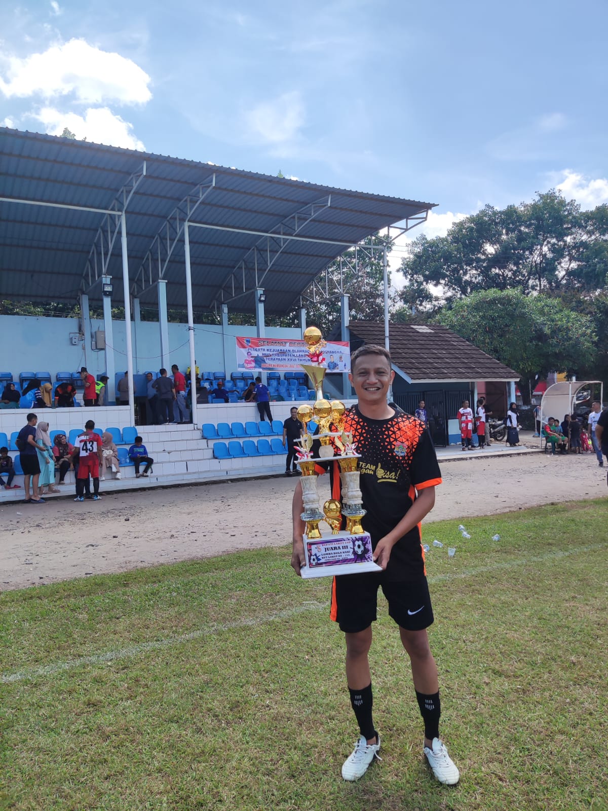 Ridho Agustri ( Guru SDN 54 Lubuklinggau ) Mencetak 2 gol Kegawang Lahat. Foto Bapor Korpri Llg