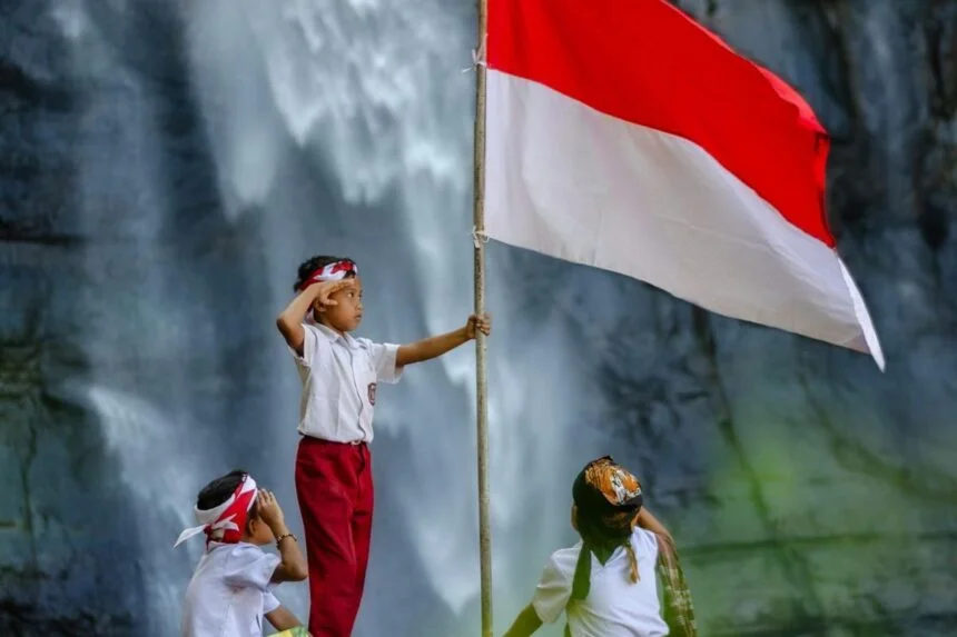 Pemerintah-Imbau-Kibarkan-Bendera-Merah-Putih-di-Hari-Sumpah-Pemuda-860x573