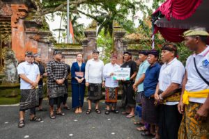 Bantuan Hari Raya Galungan di Petang (1)