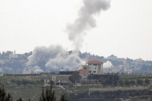 asap-mengepul-setelah-serangan-israel-di-tengah-meningkatnya-permusuhan-antara-israel-dan-hizbullah-seiring-berlanjutnya-konfl-1774875048237_169